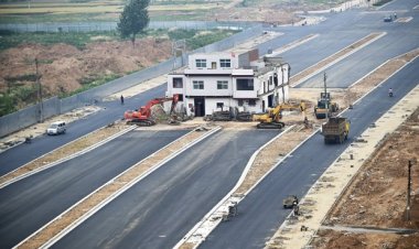 Uma estrada que se transforma em casa