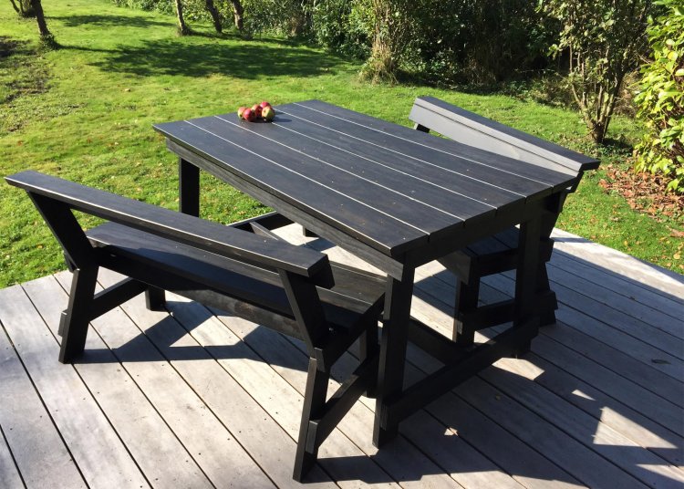 Mobiliário de jardim externo que se encaixam.