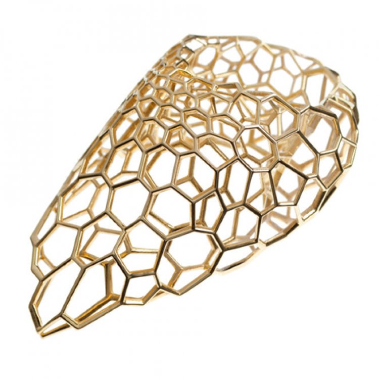 Nova linha de joias de Zaha Hadid