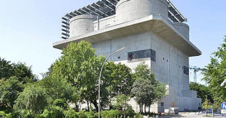 Um banker nazista que virou um café!